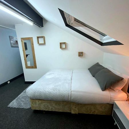 Townhouse 105 Hotel Хъдърсфийлд Екстериор снимка