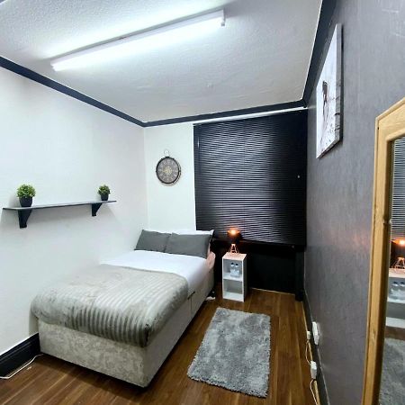 Townhouse 105 Hotel Хъдърсфийлд Екстериор снимка