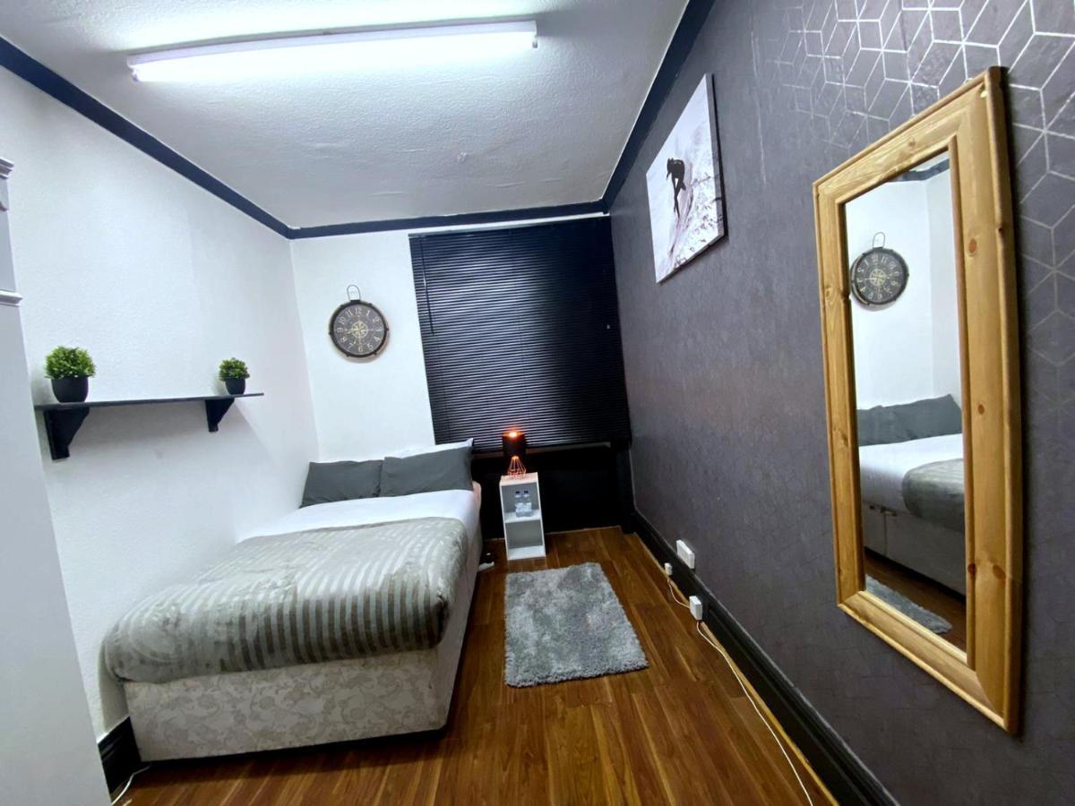 Townhouse 105 Hotel Хъдърсфийлд Екстериор снимка