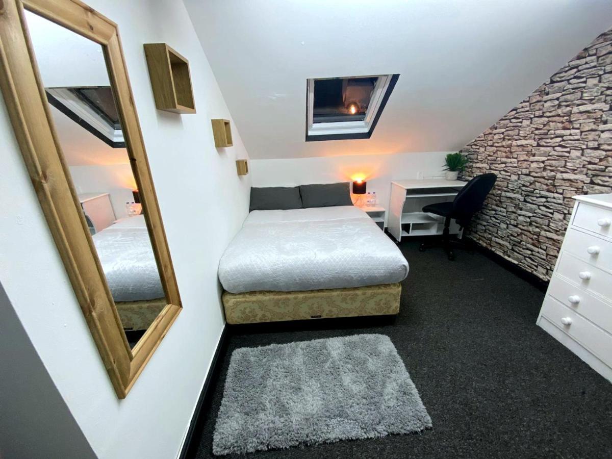 Townhouse 105 Hotel Хъдърсфийлд Екстериор снимка